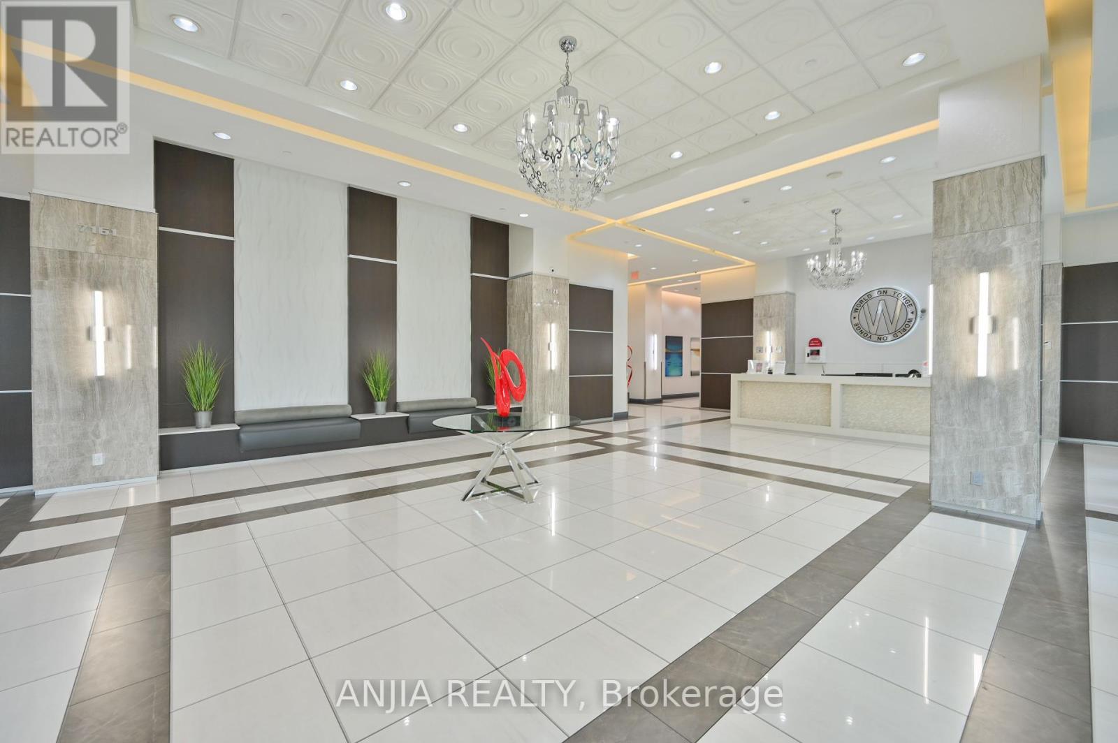 Photo 11 of 1032 7161 Yonge Street, Markham ON