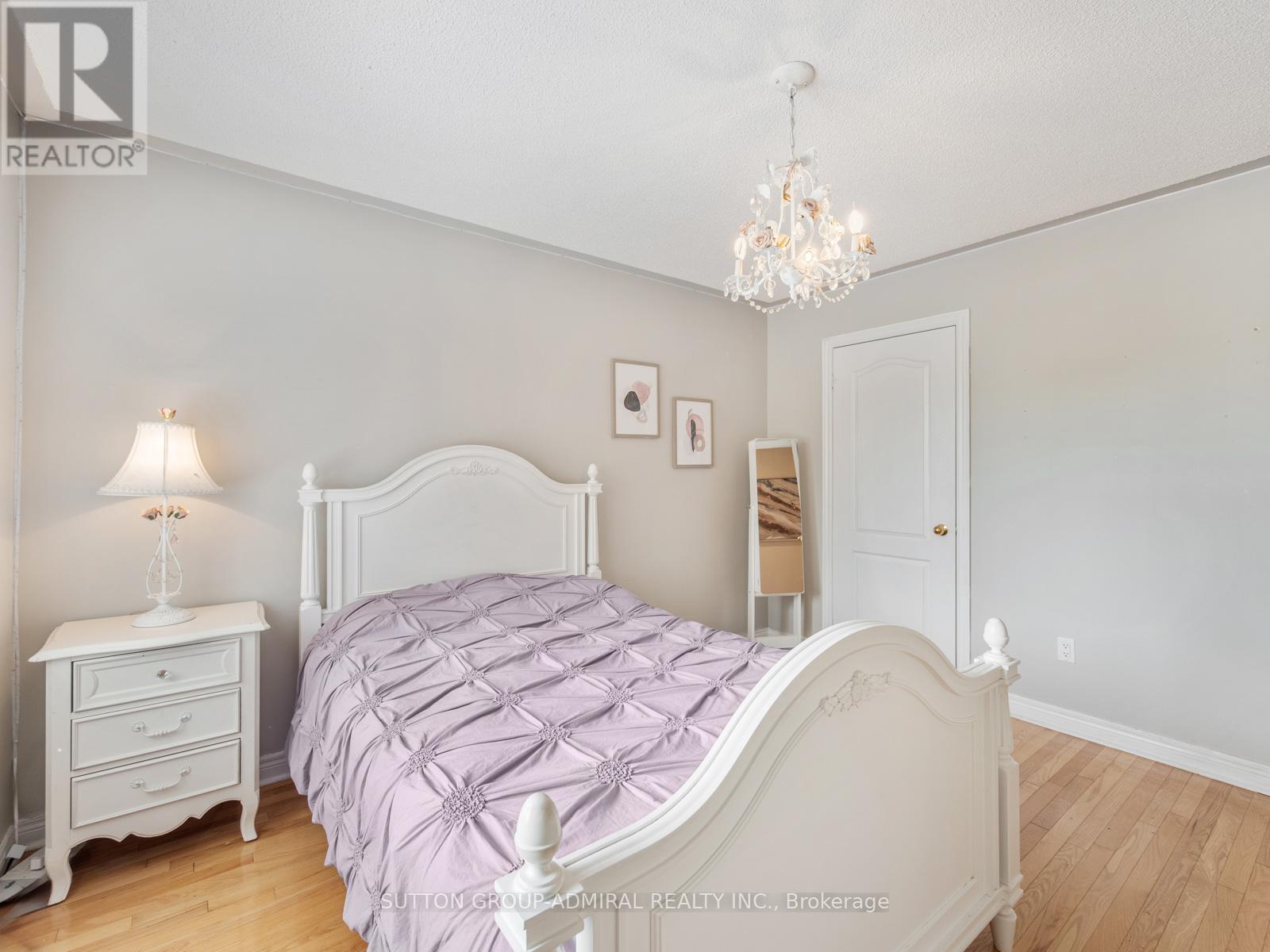 Photo 19 of 4 Haywood Drive, Markham ON