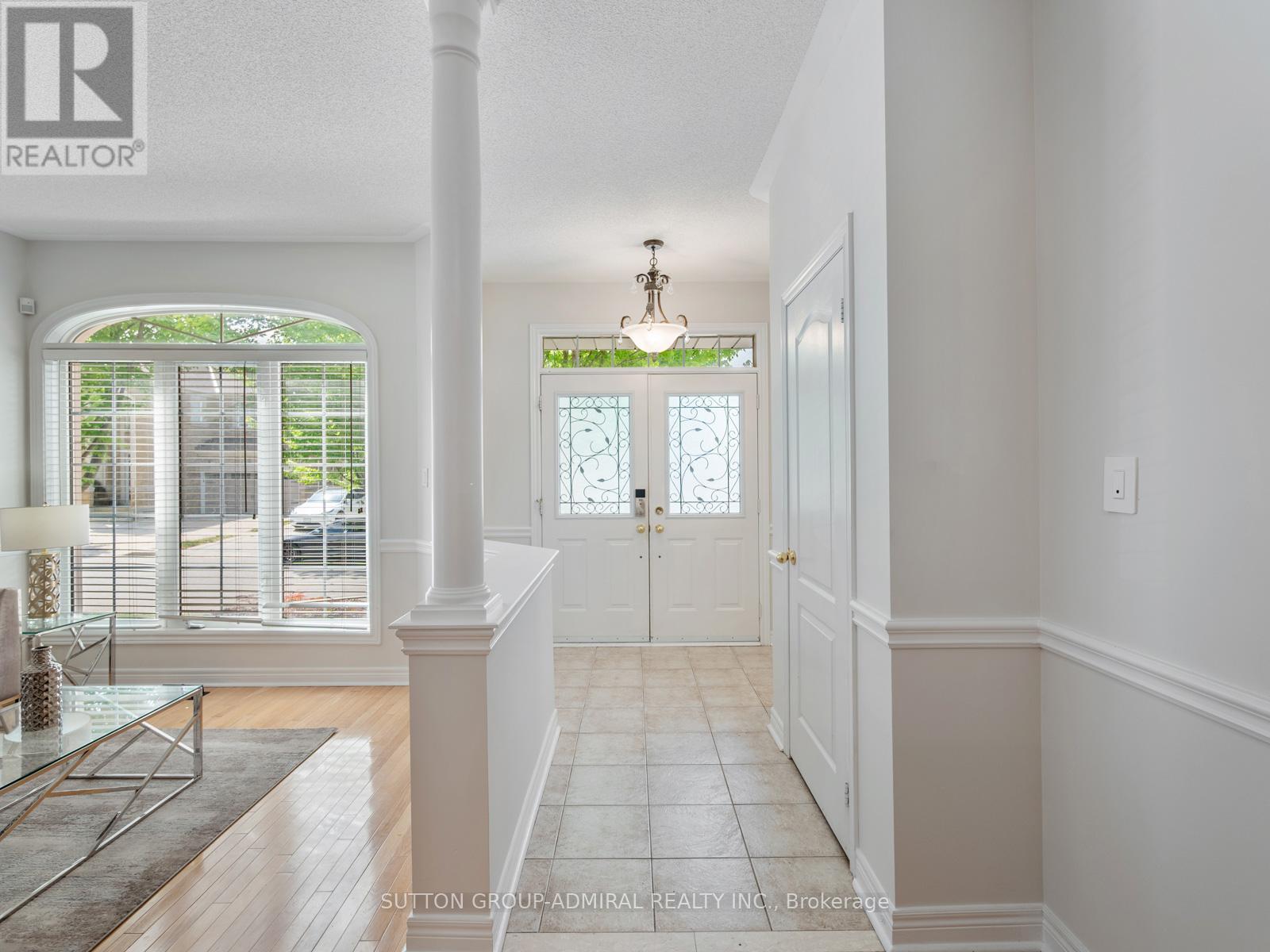 Photo 2 of 4 Haywood Drive, Markham ON