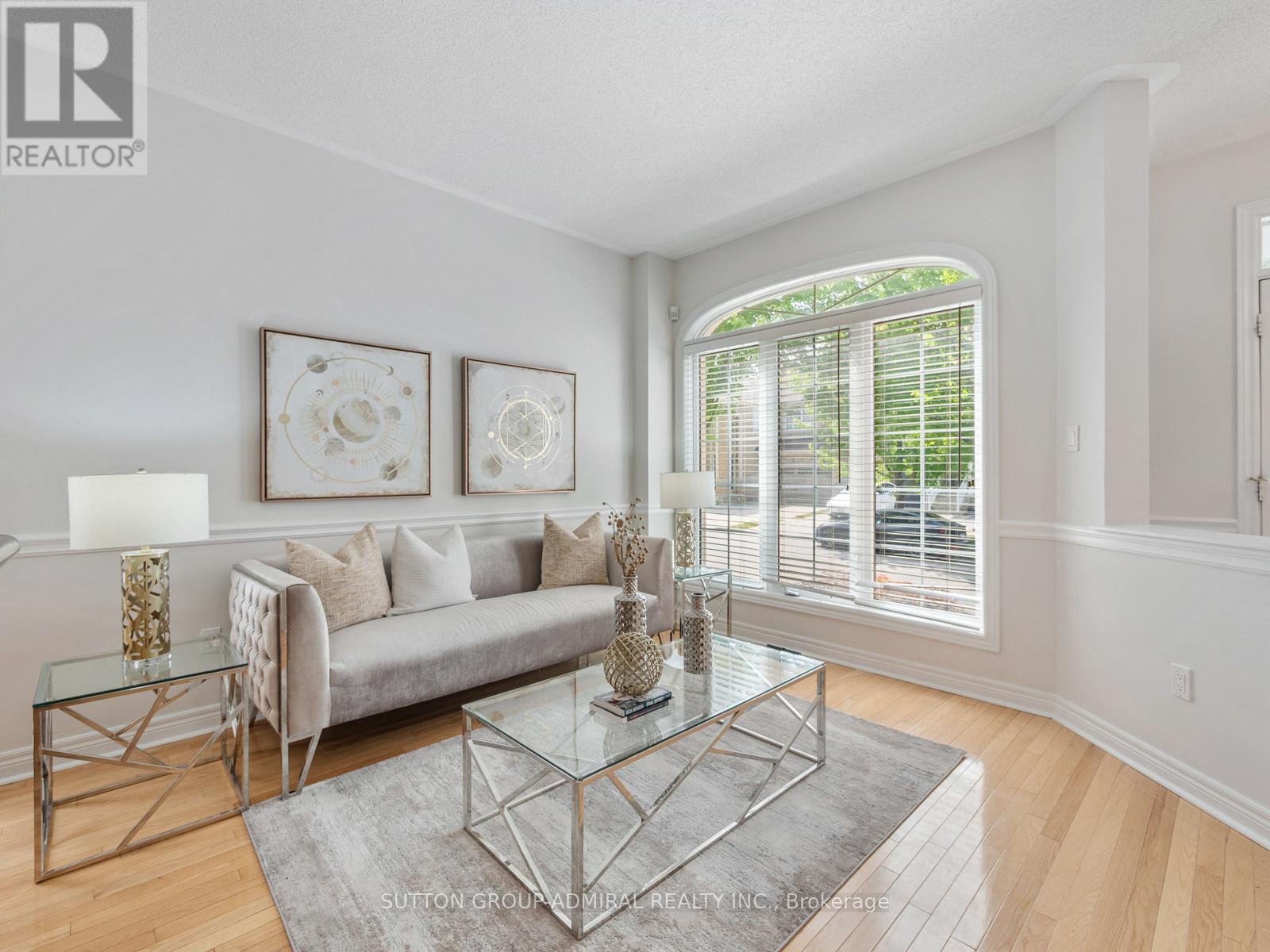Photo 3 of 4 Haywood Drive, Markham ON