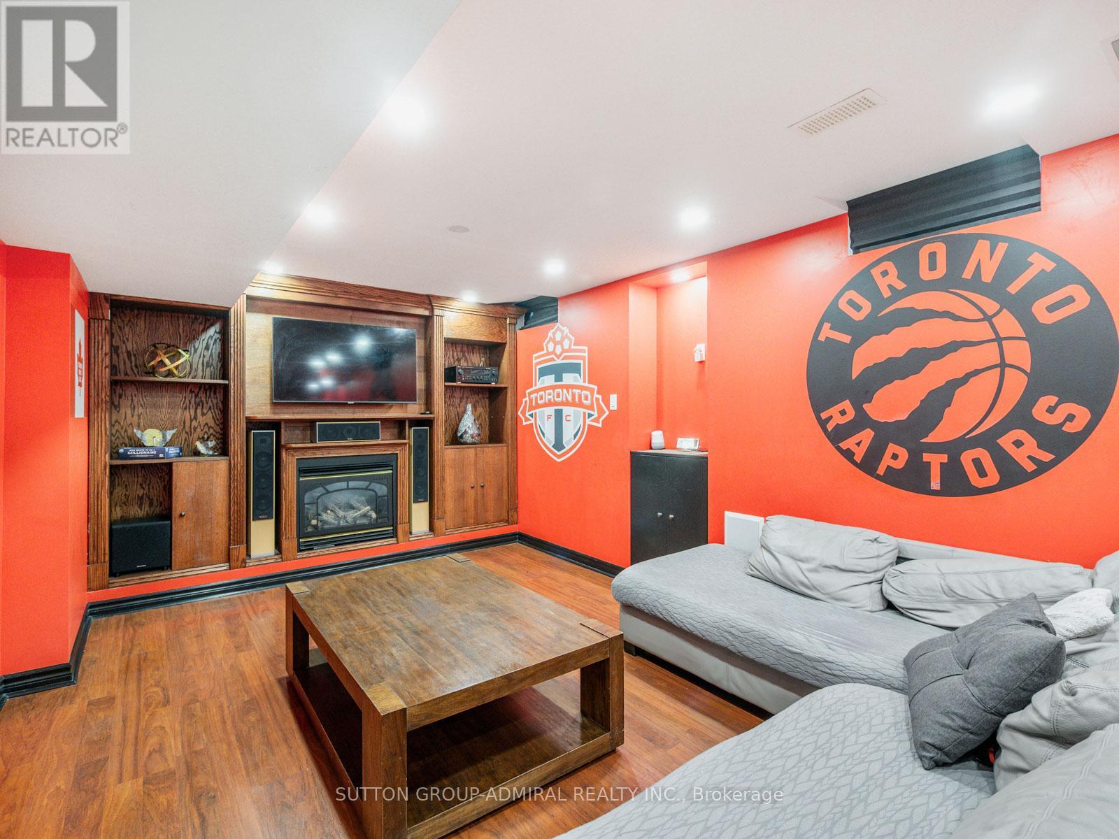 Photo 34 of 4 Haywood Drive, Markham ON