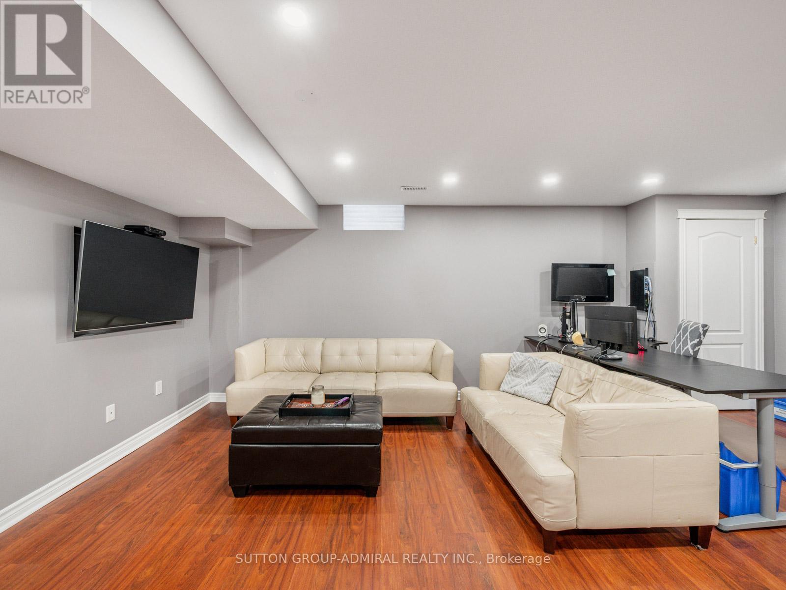 Photo 37 of 4 Haywood Drive, Markham ON