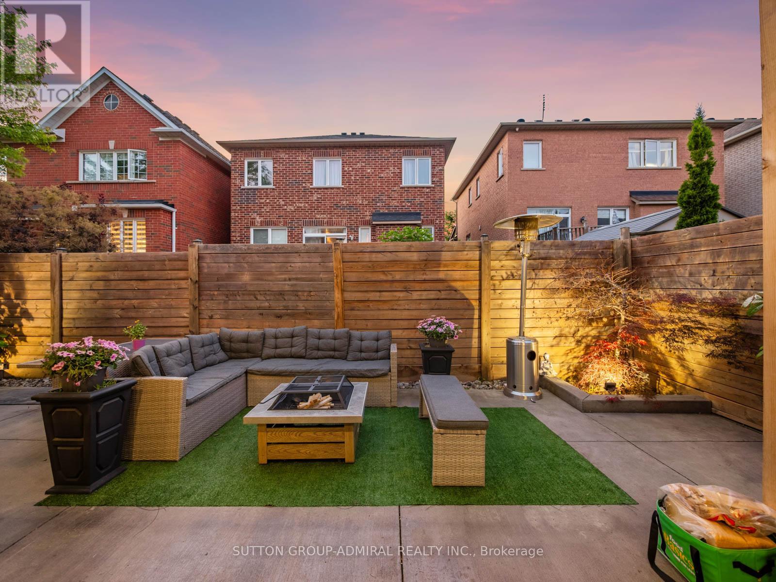 Photo 40 of 4 Haywood Drive, Markham ON