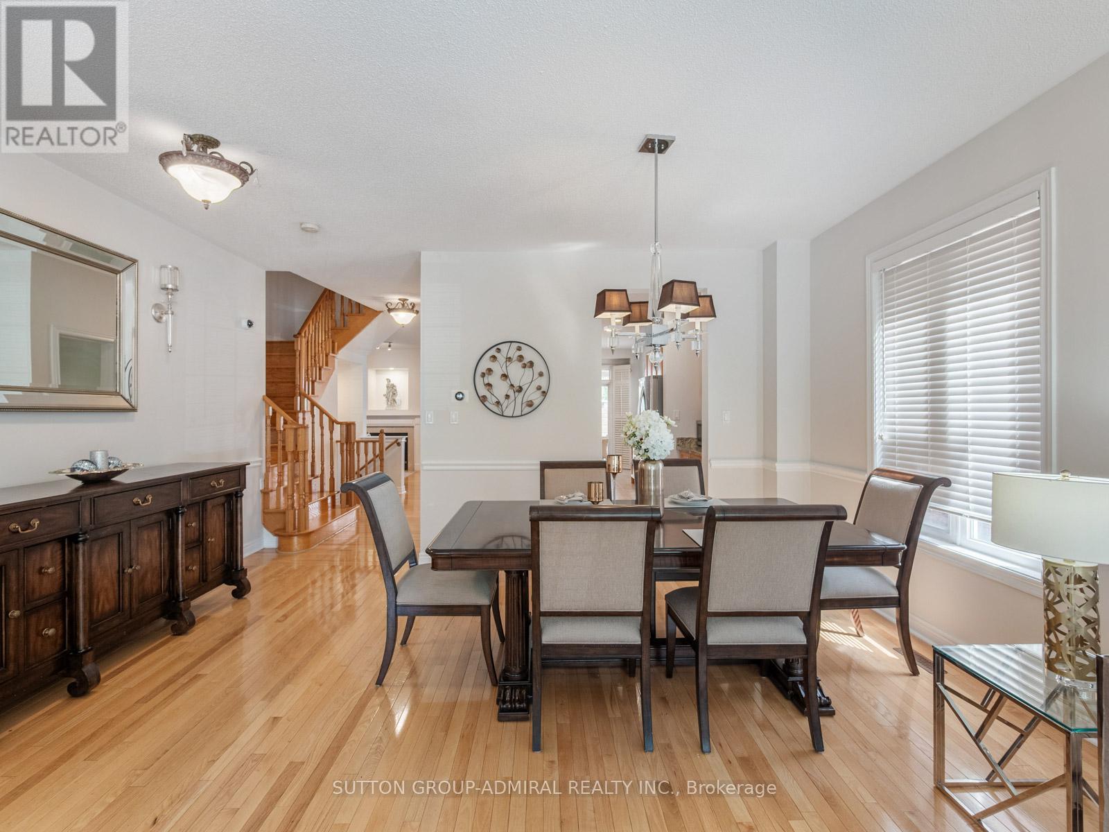 Photo 5 of 4 Haywood Drive, Markham ON