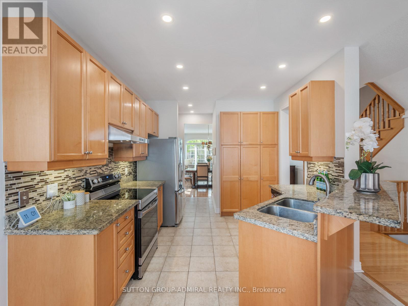 Photo 9 of 4 Haywood Drive, Markham ON
