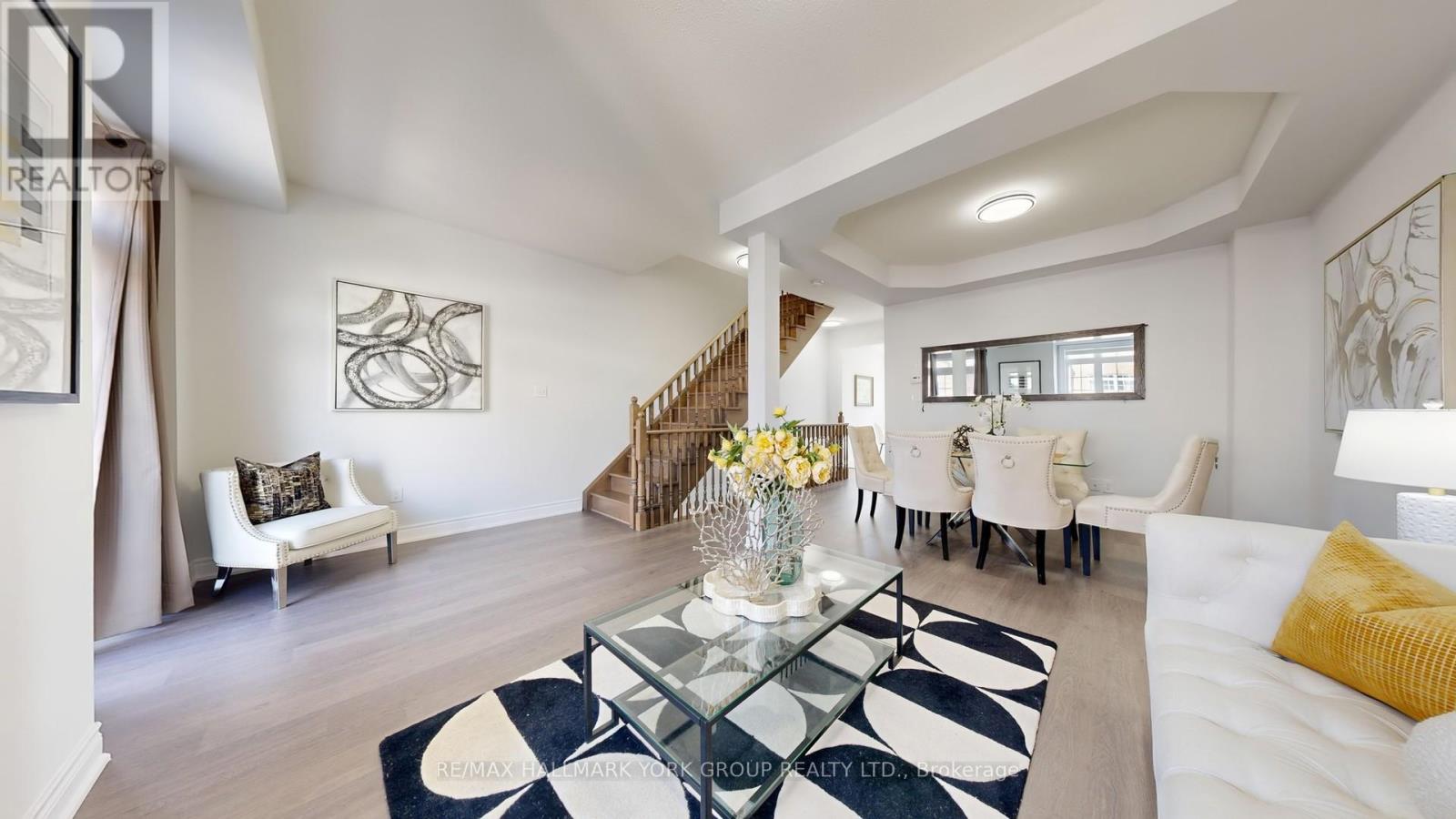 Photo 10 of 6 Roy Grove Way, Markham ON