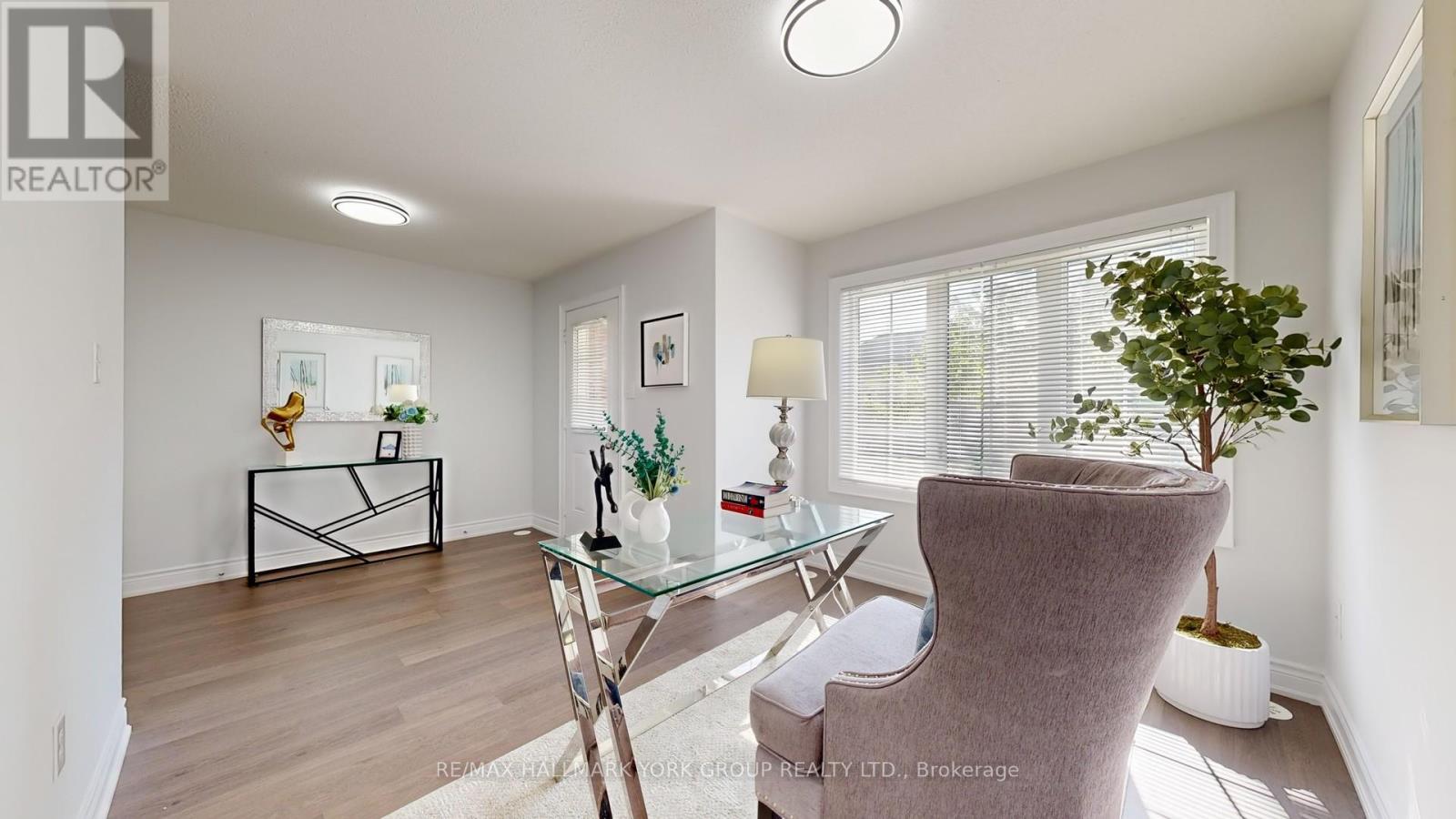 Photo 25 of 6 Roy Grove Way, Markham ON