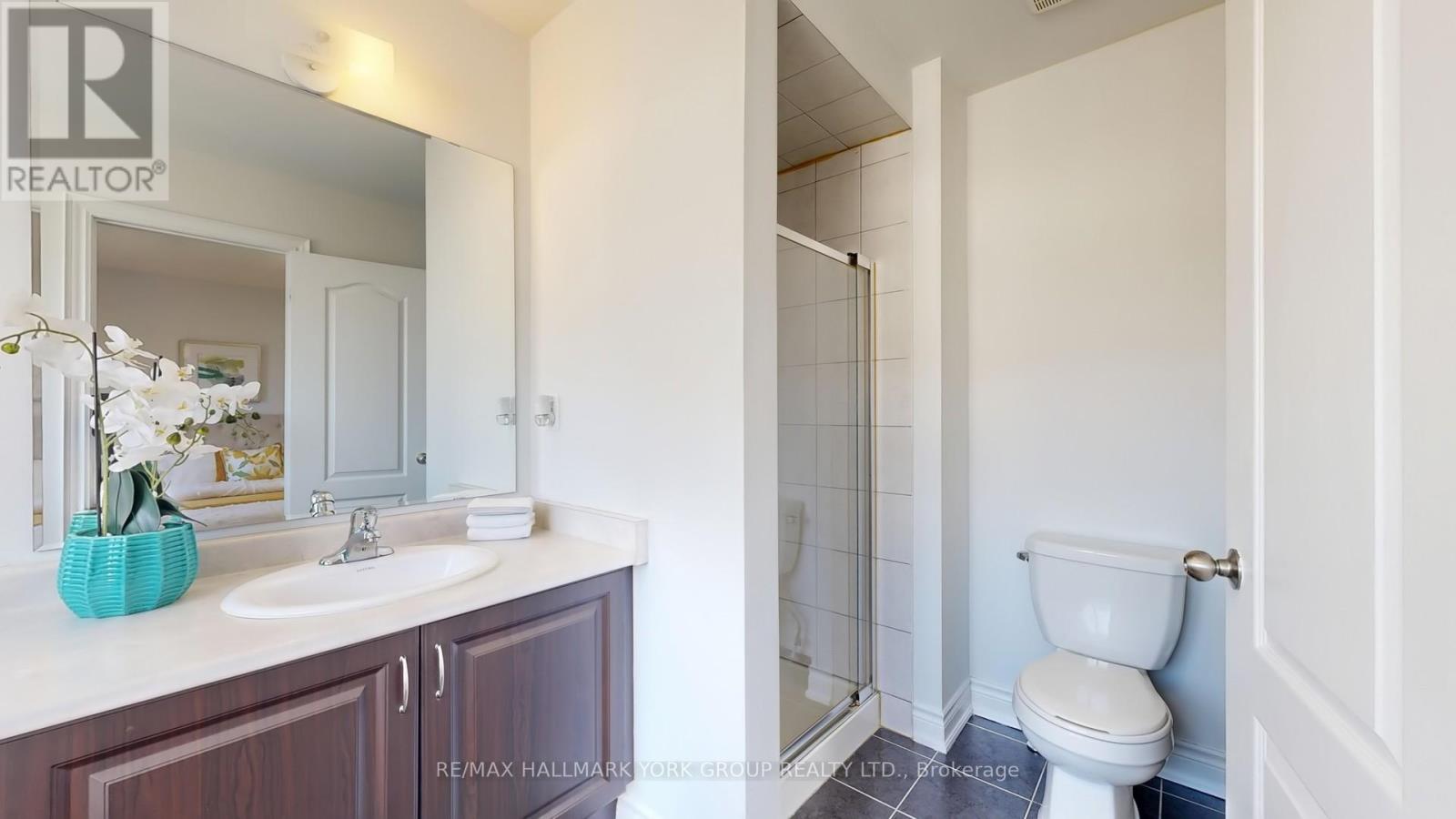 Photo 34 of 6 Roy Grove Way, Markham ON