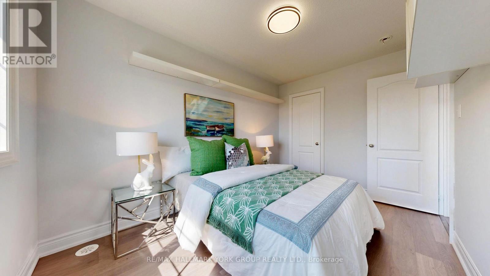 Photo 37 of 6 Roy Grove Way, Markham ON