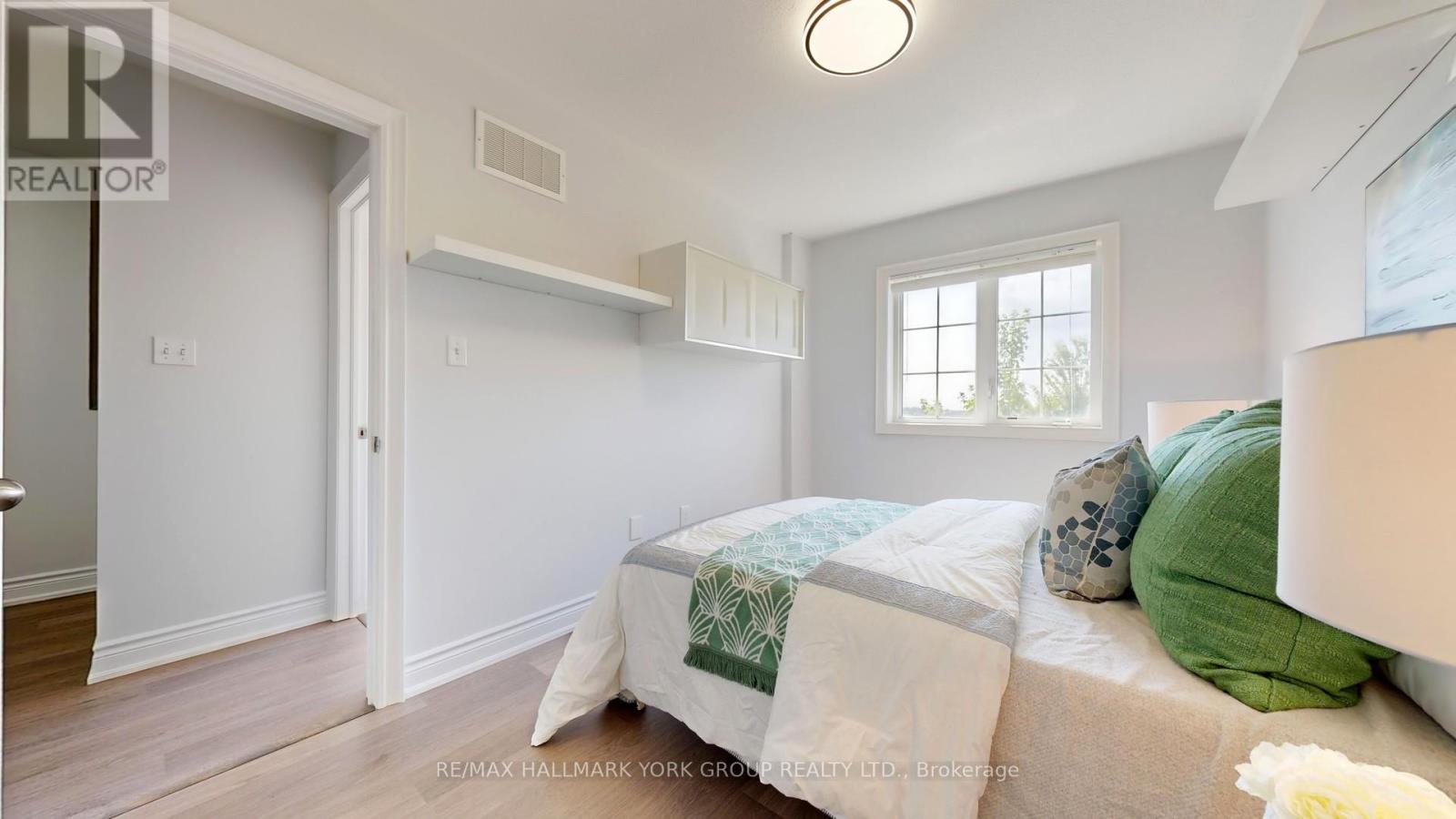 Photo 38 of 6 Roy Grove Way, Markham ON