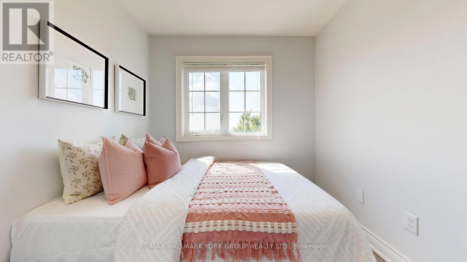 Photo 39 of 6 Roy Grove Way, Markham ON