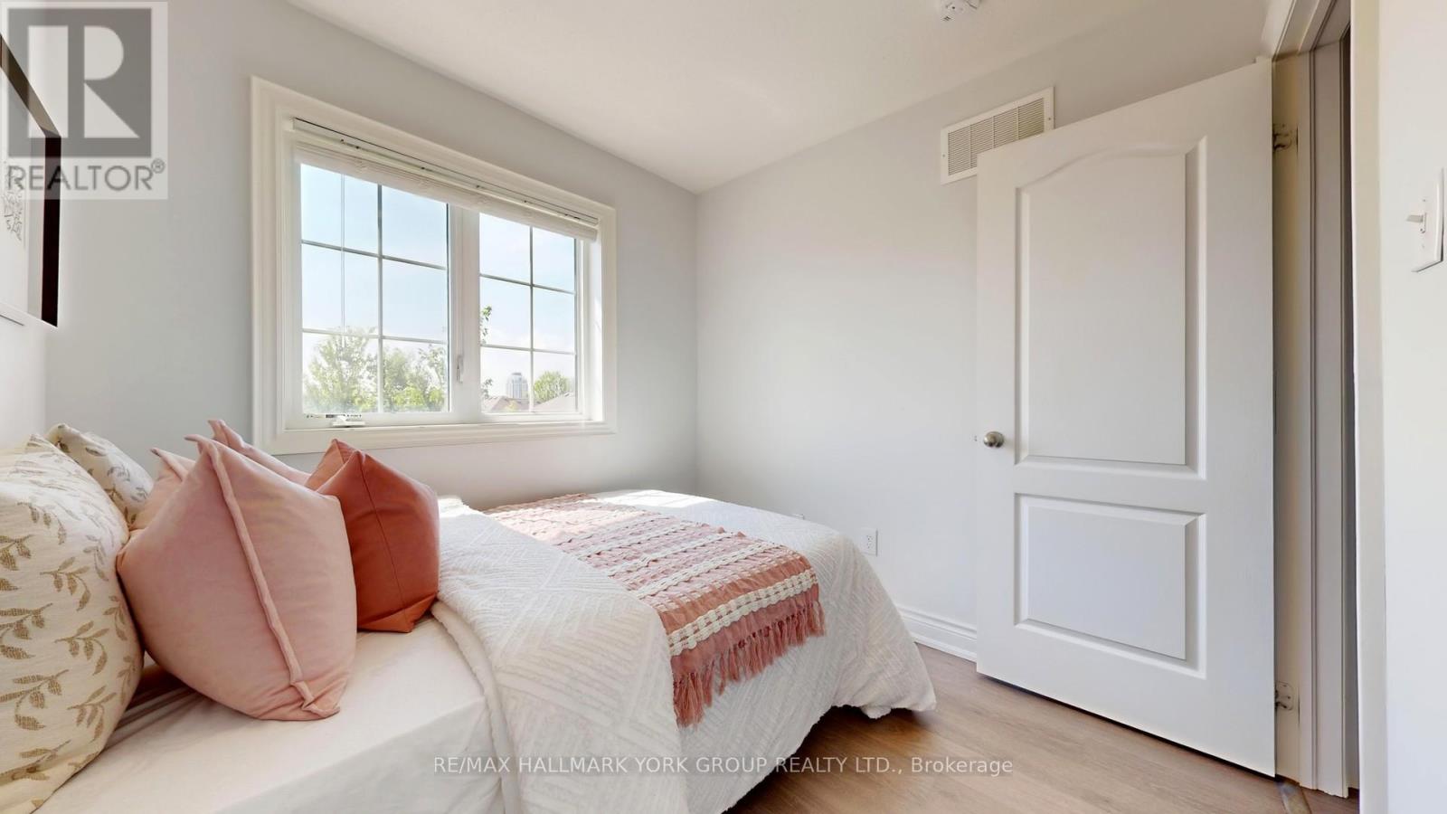 Photo 41 of 6 Roy Grove Way, Markham ON