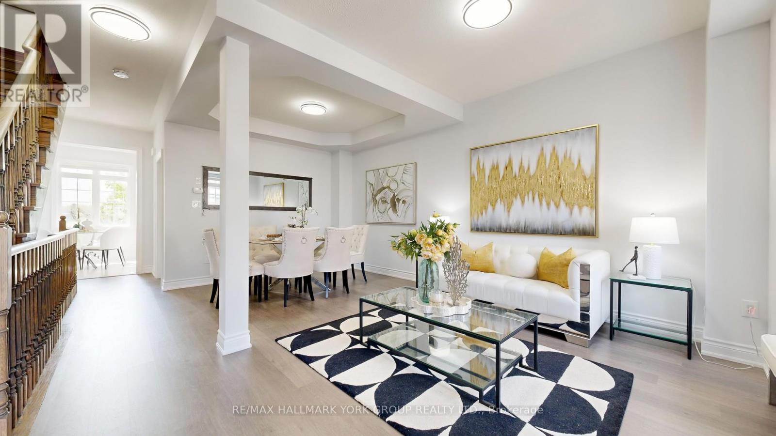 Photo 9 of 6 Roy Grove Way, Markham ON