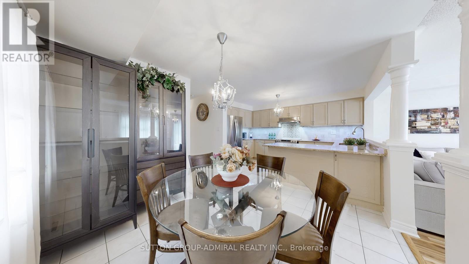 Photo 10 of 7 Rockview Gardens, Vaughan ON