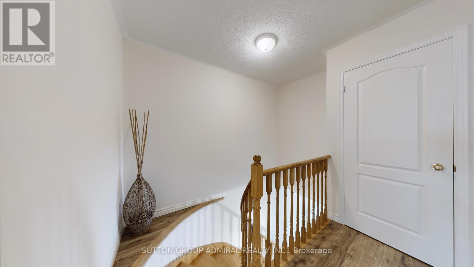 Photo 15 of 7 Rockview Gardens, Vaughan ON