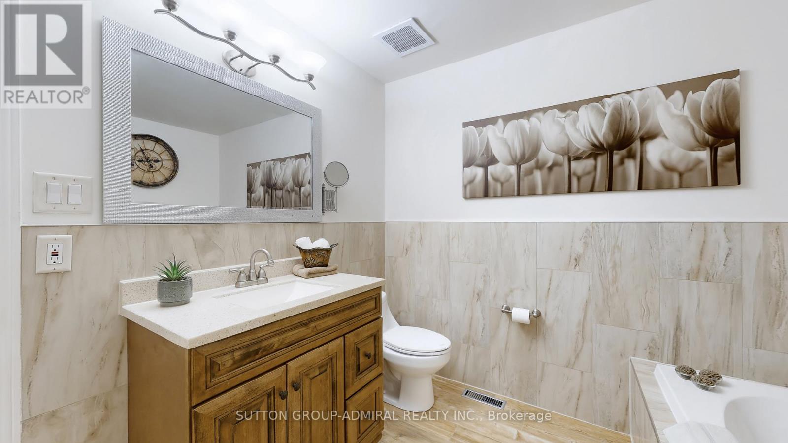 Photo 20 of 7 Rockview Gardens, Vaughan ON
