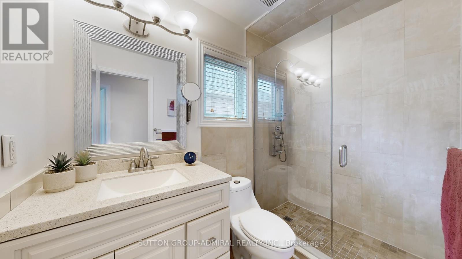 Photo 24 of 7 Rockview Gardens, Vaughan ON