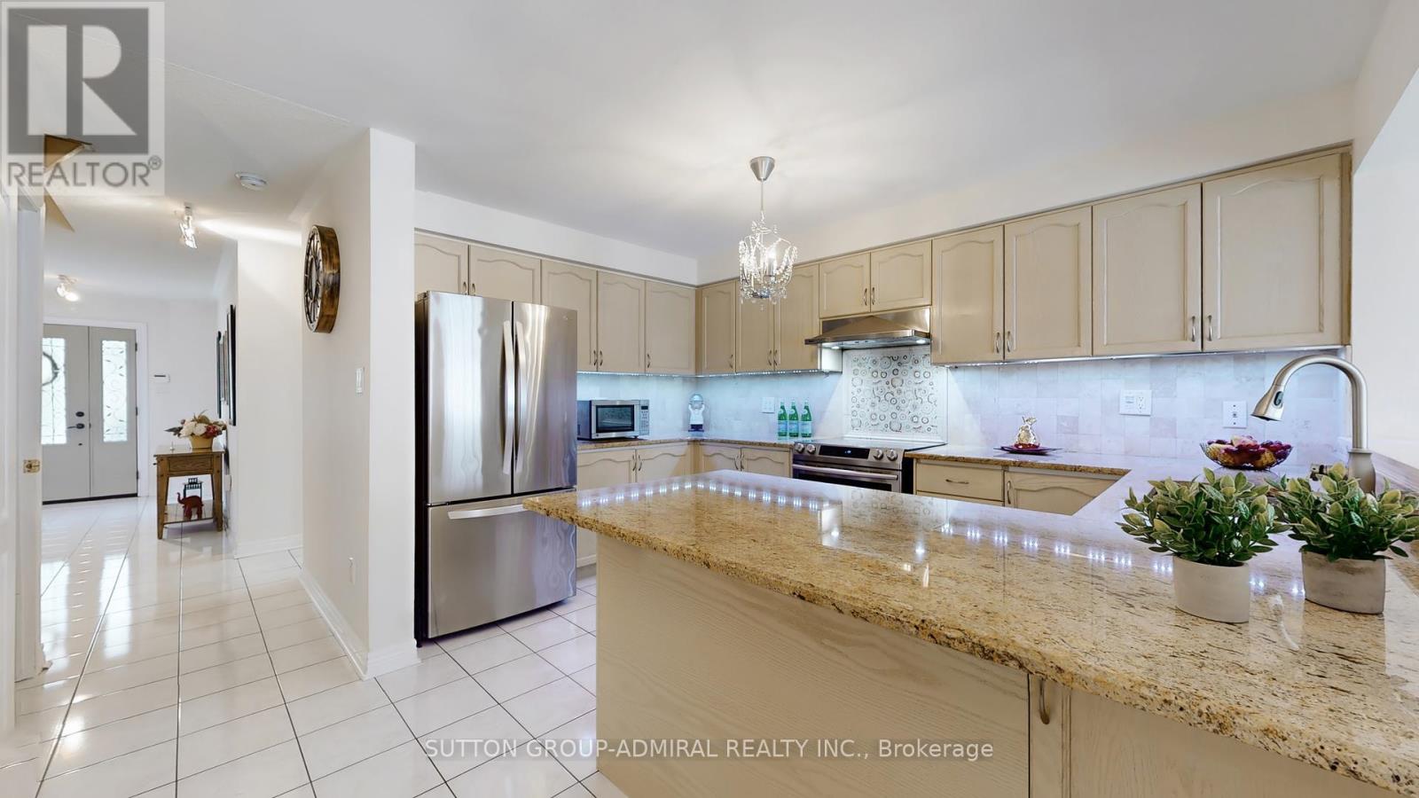 Photo 5 of 7 Rockview Gardens, Vaughan ON