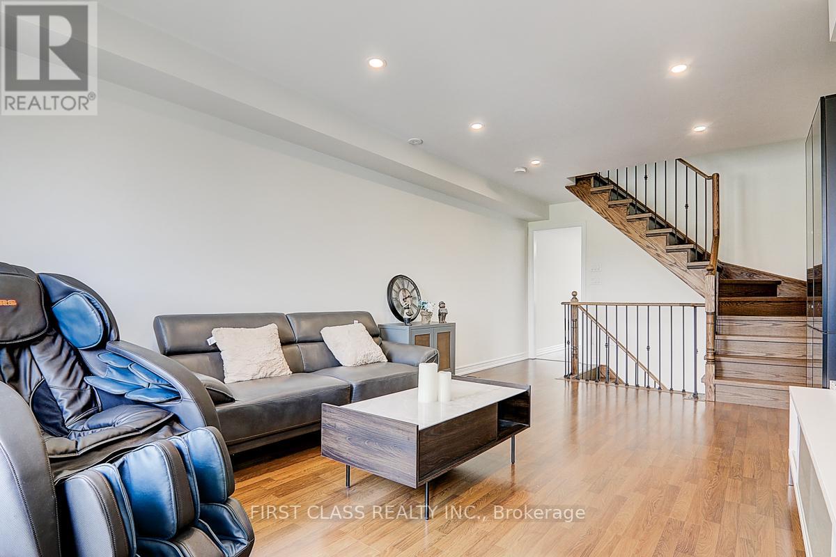 Photo 10 of 5303 Major Mackenzie Drive E, Markham ON