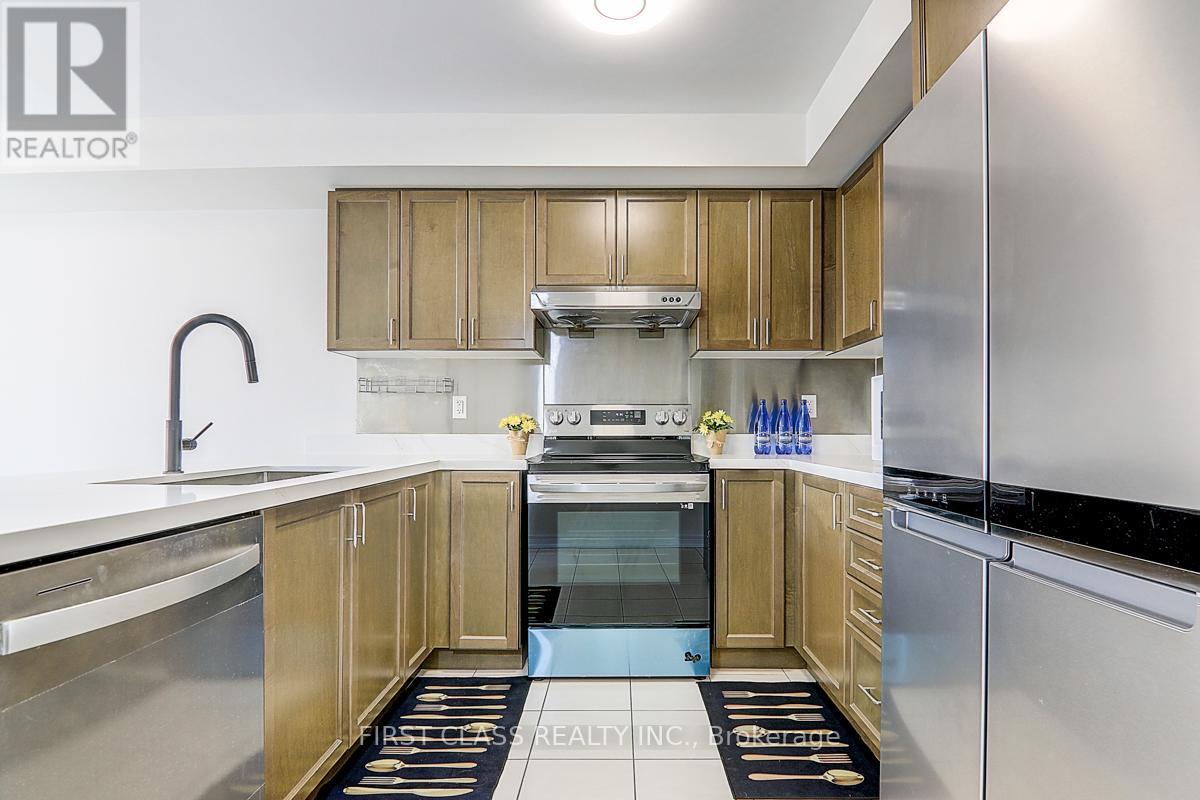 Photo 13 of 5303 Major Mackenzie Drive E, Markham ON