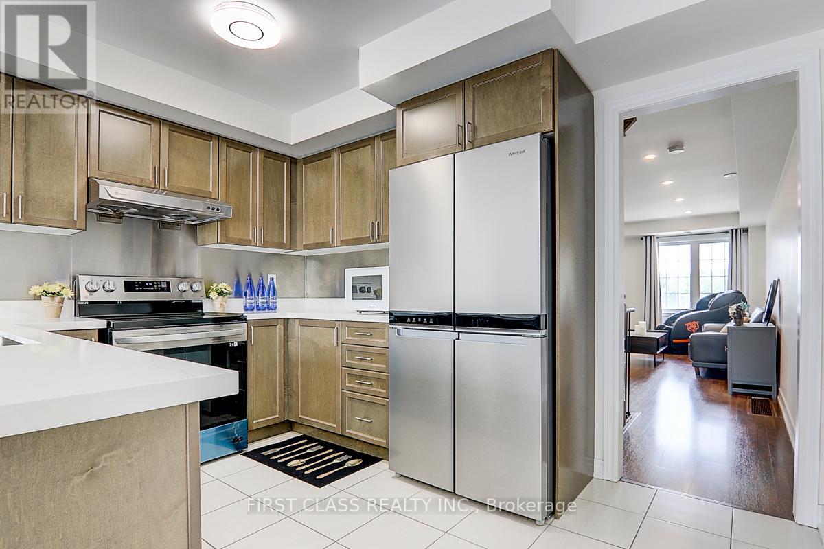 Photo 15 of 5303 Major Mackenzie Drive E, Markham ON