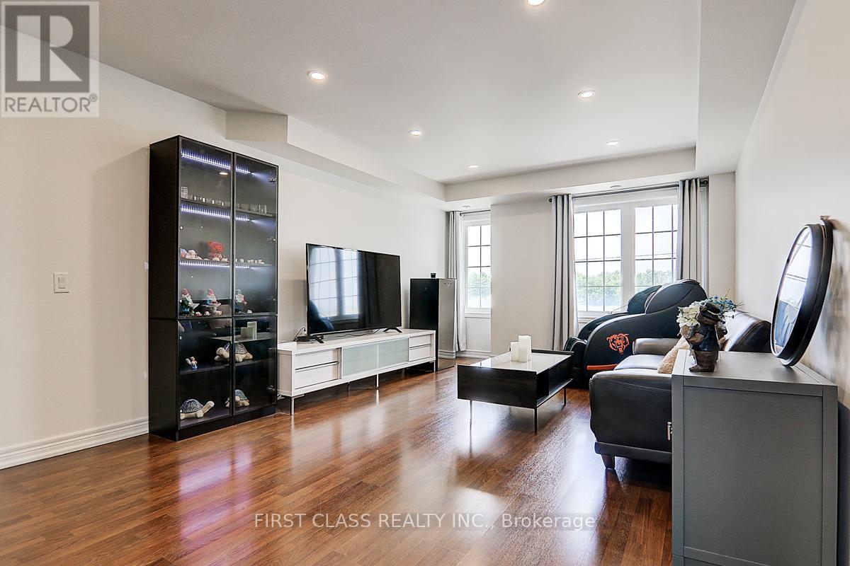 Photo 7 of 5303 Major Mackenzie Drive E, Markham ON