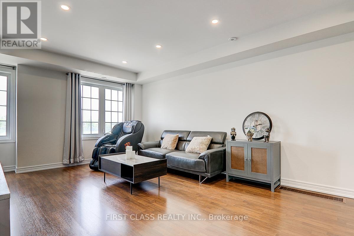 Photo 9 of 5303 Major Mackenzie Drive E, Markham ON