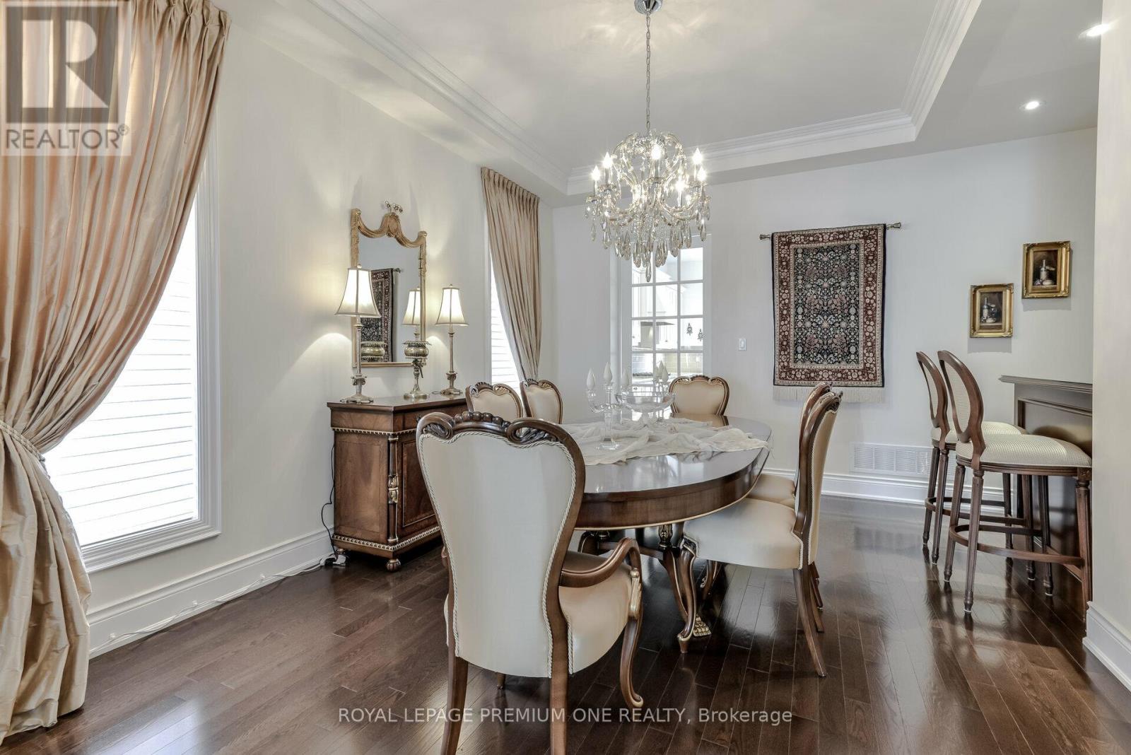 Photo 12 of 107 Headwind Boulevard, Vaughan ON
