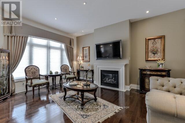 Photo 16 of 107 Headwind Boulevard, Vaughan ON