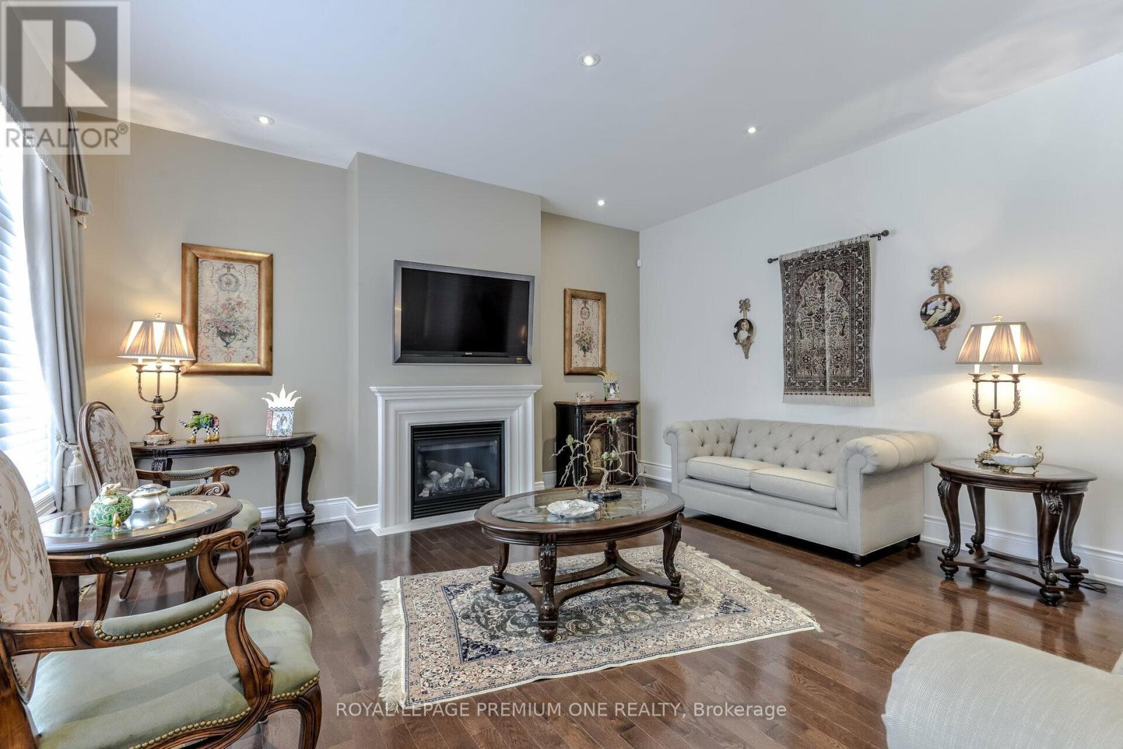 Photo 17 of 107 Headwind Boulevard, Vaughan ON