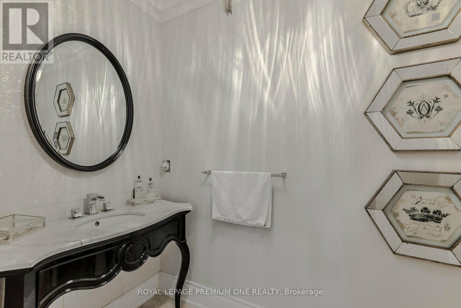 Photo 26 of 107 Headwind Boulevard, Vaughan ON