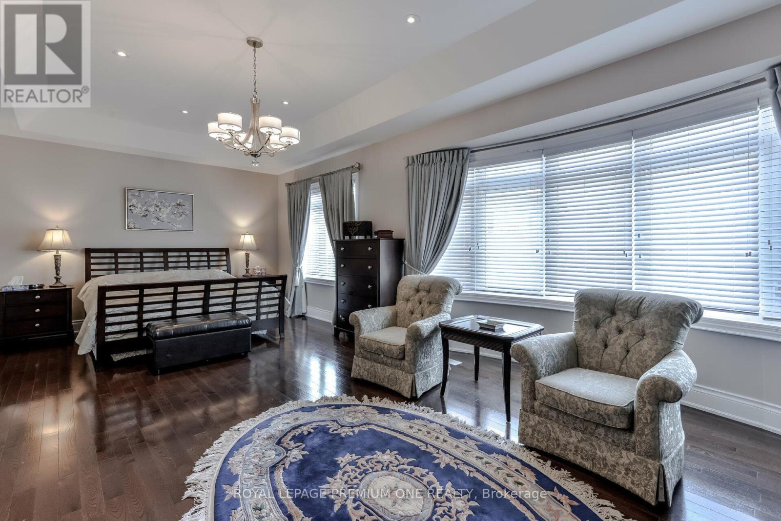 Photo 33 of 107 Headwind Boulevard, Vaughan ON