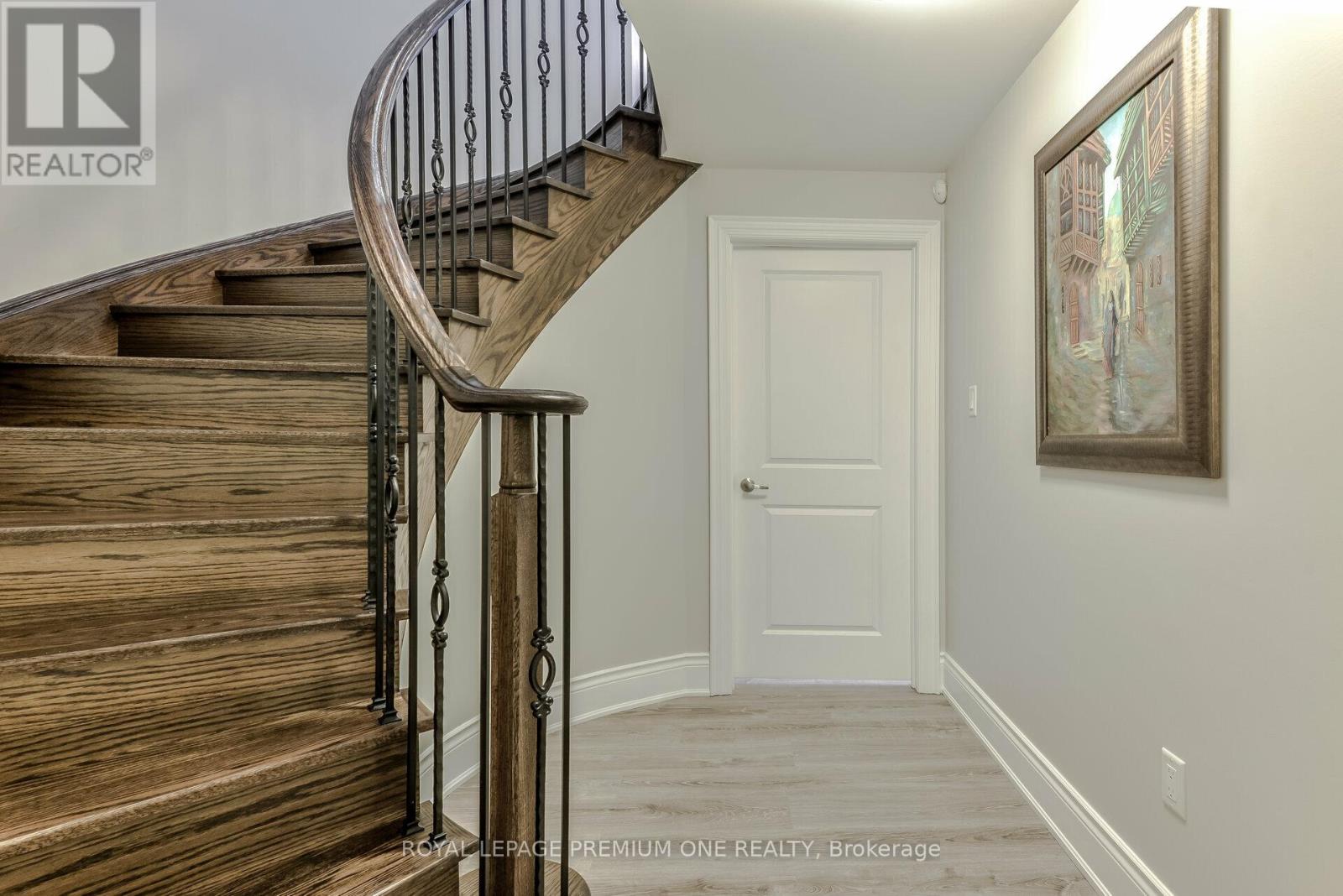 Photo 34 of 107 Headwind Boulevard, Vaughan ON