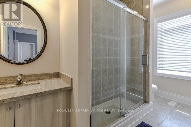 Photo 38 of 107 Headwind Boulevard, Vaughan ON
