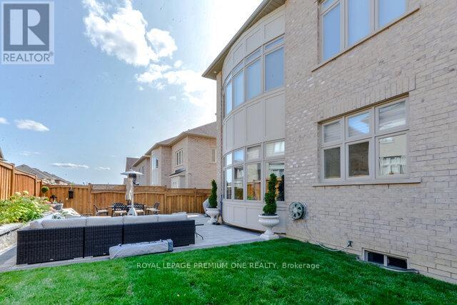 Photo 49 of 107 Headwind Boulevard, Vaughan ON