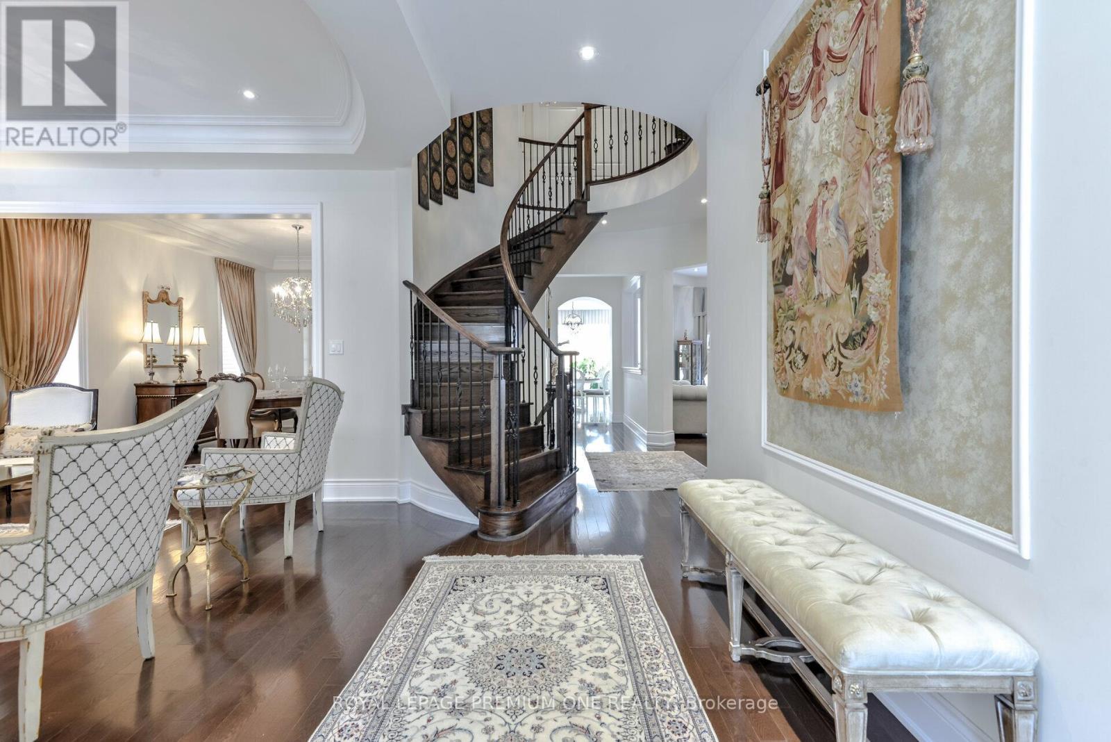 Photo 7 of 107 Headwind Boulevard, Vaughan ON