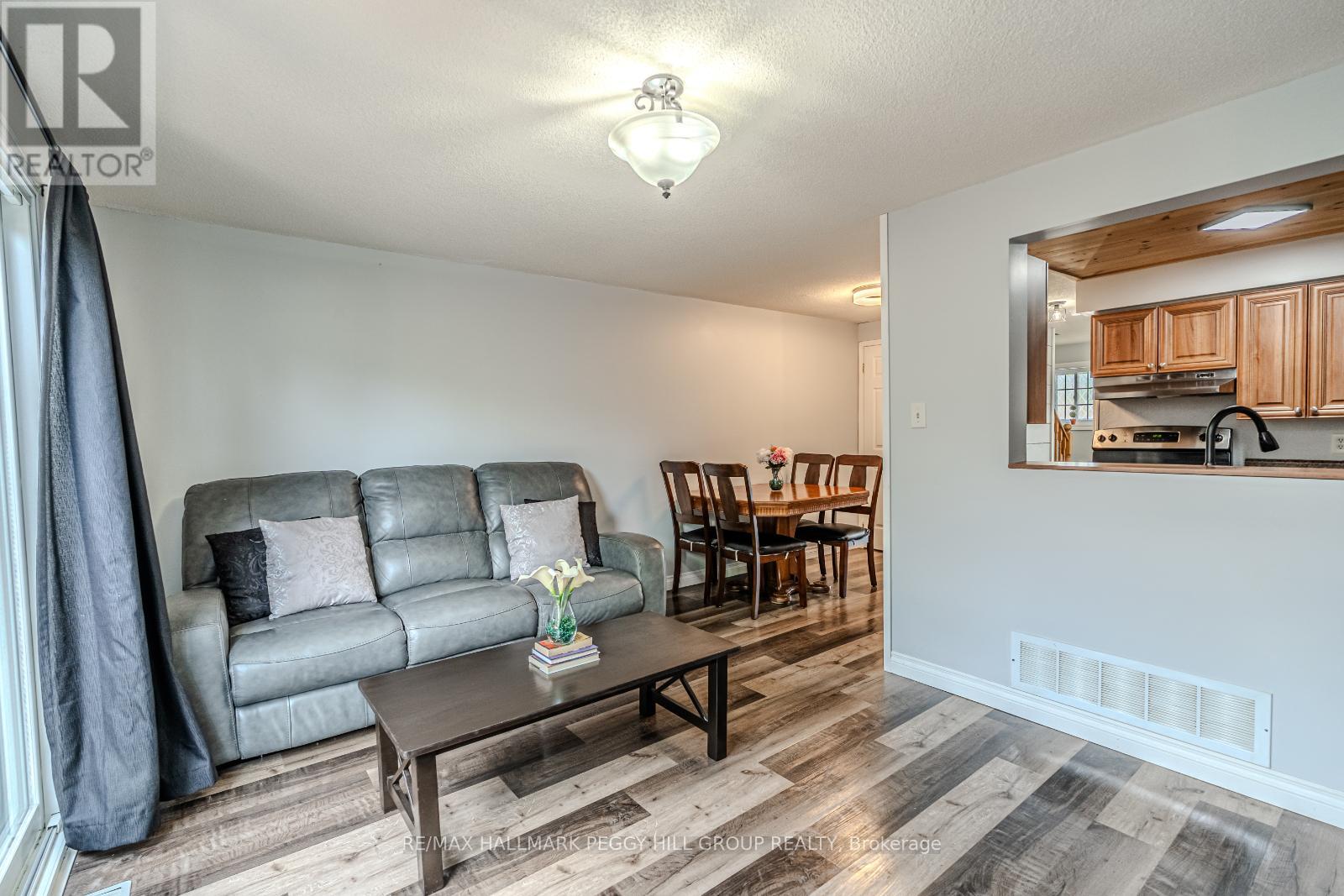 Photo 3 of 193 Nathan Crescent, Barrie ON