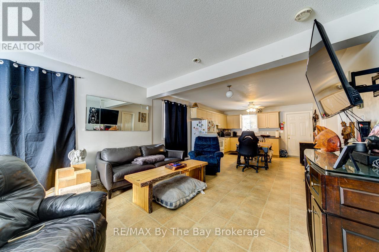 Photo 4 of 701 River Road E, Wasaga Beach ON