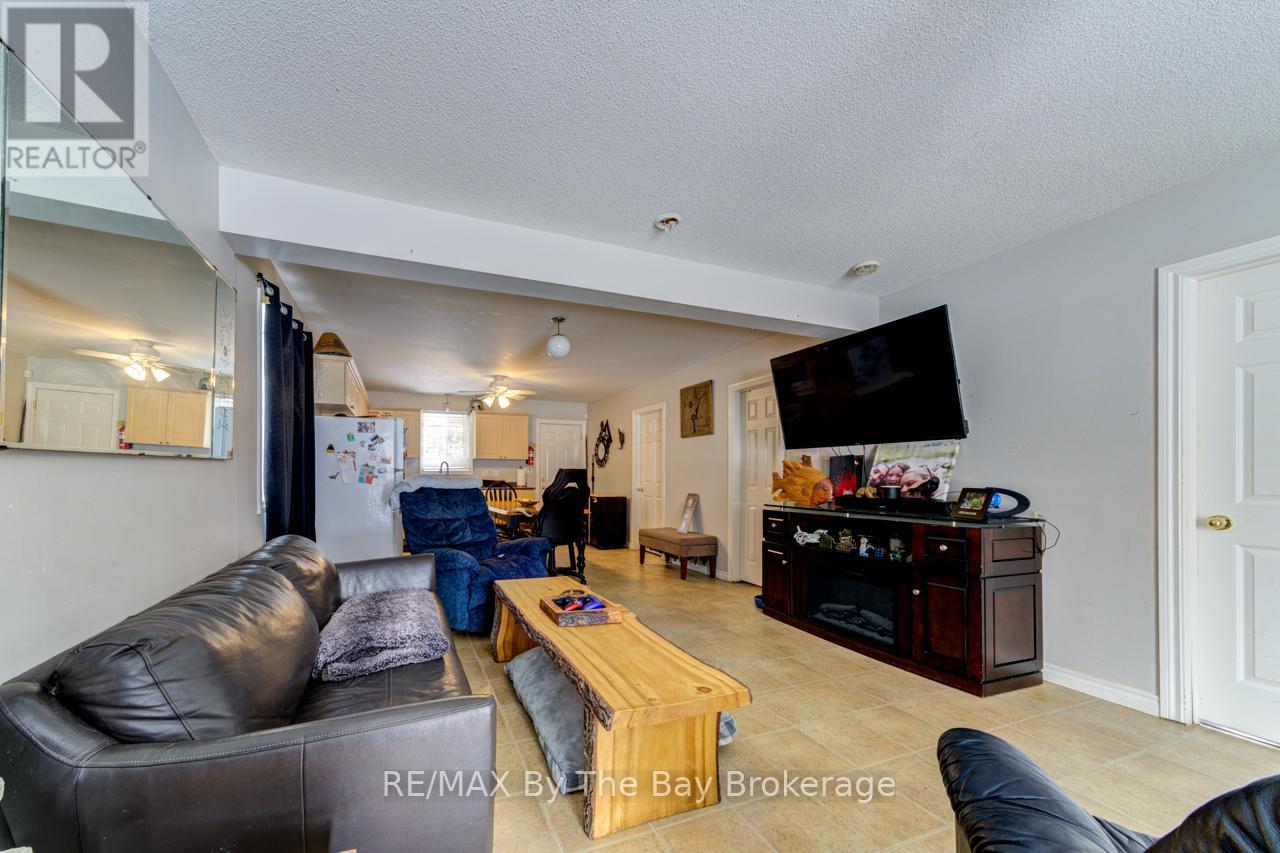 Photo 5 of 701 River Road E, Wasaga Beach ON