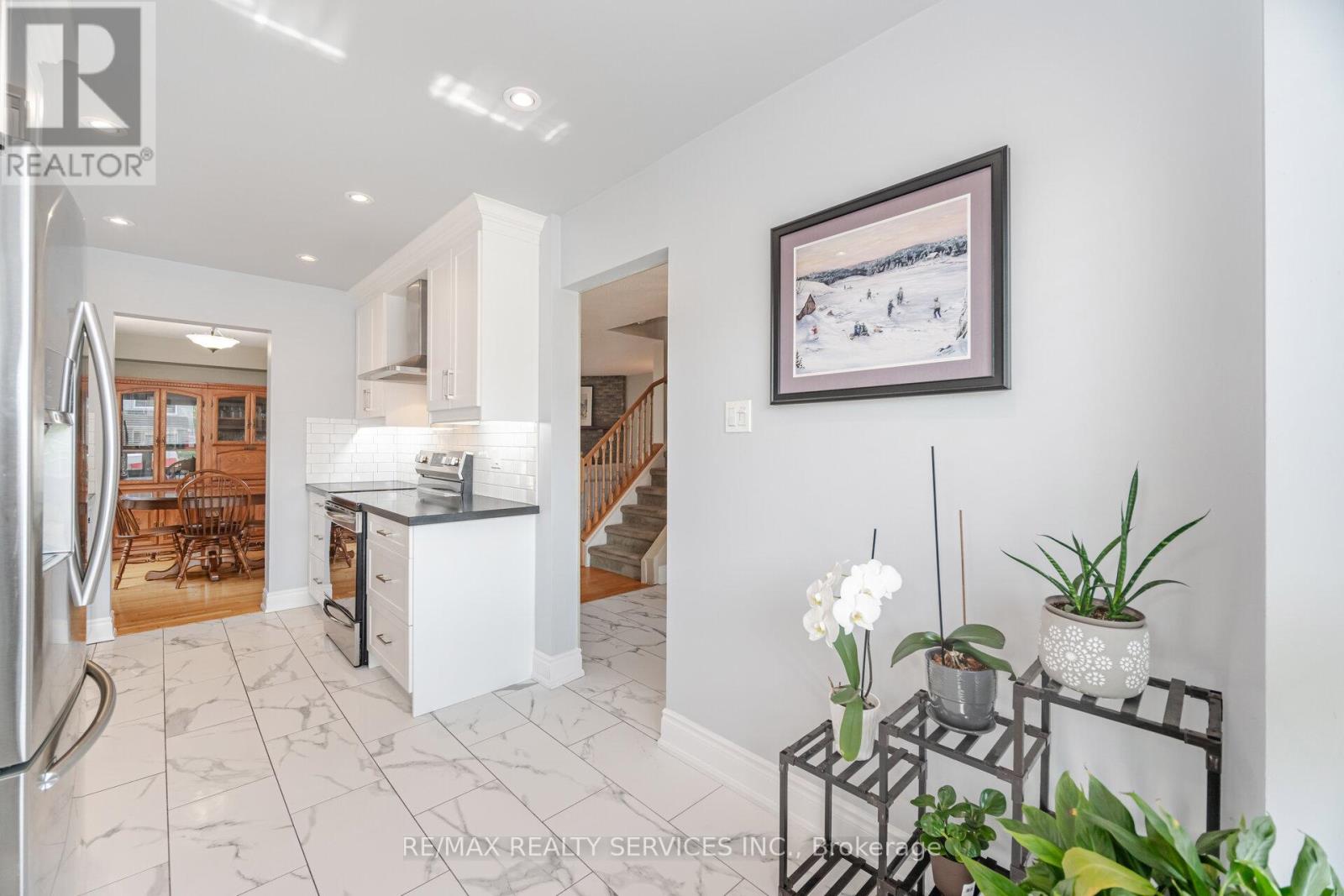 Photo 19 of 12 Sparklett Crescent, Brampton ON