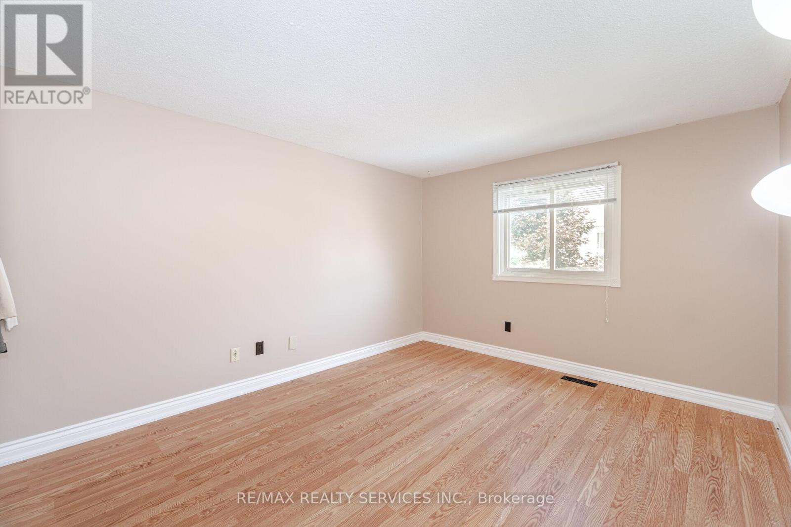 Photo 26 of 12 Sparklett Crescent, Brampton ON