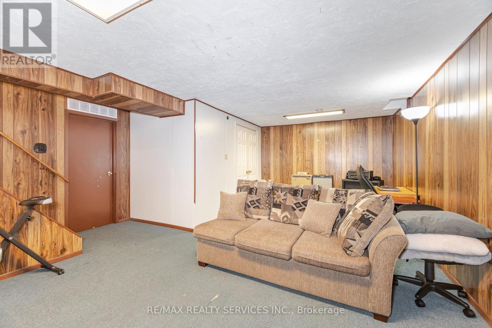 Photo 32 of 12 Sparklett Crescent, Brampton ON
