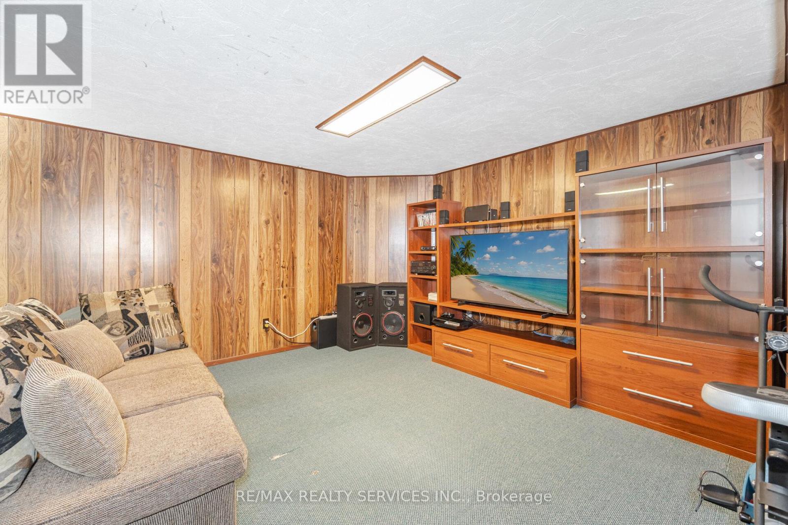 Photo 33 of 12 Sparklett Crescent, Brampton ON