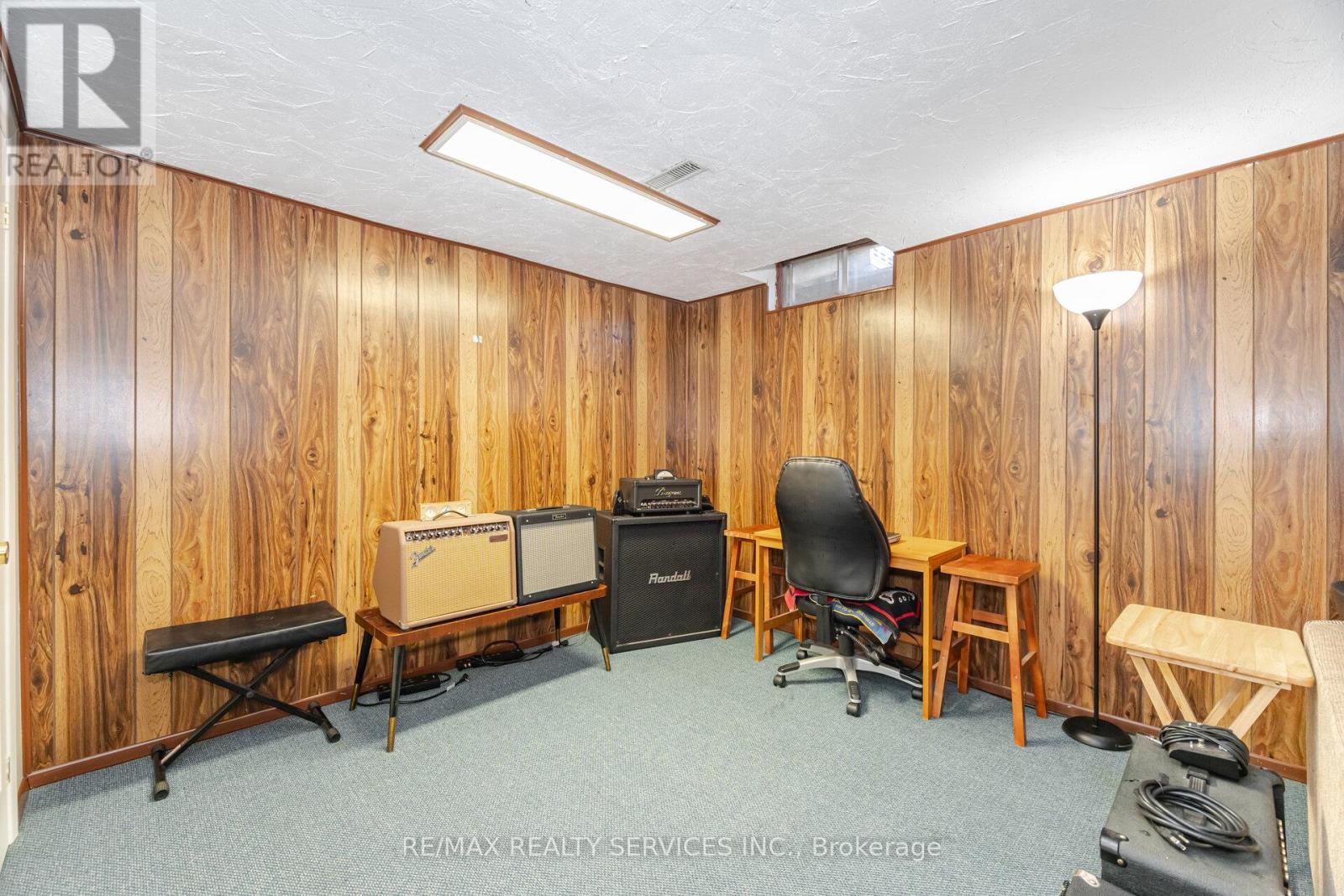 Photo 34 of 12 Sparklett Crescent, Brampton ON