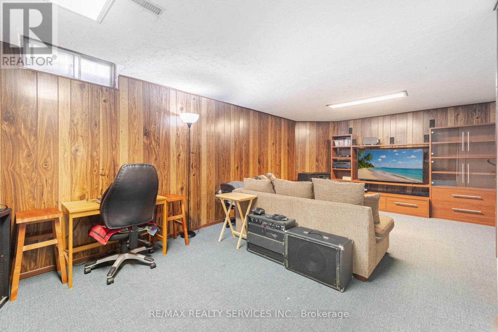 Photo 35 of 12 Sparklett Crescent, Brampton ON