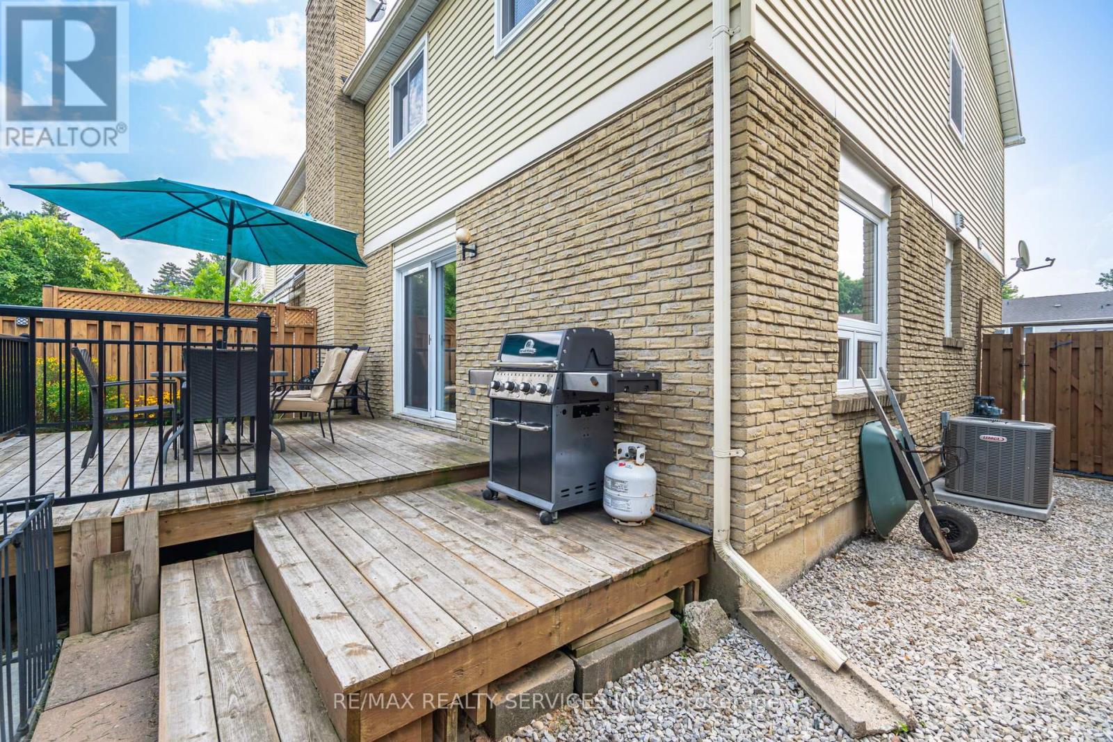 Photo 38 of 12 Sparklett Crescent, Brampton ON