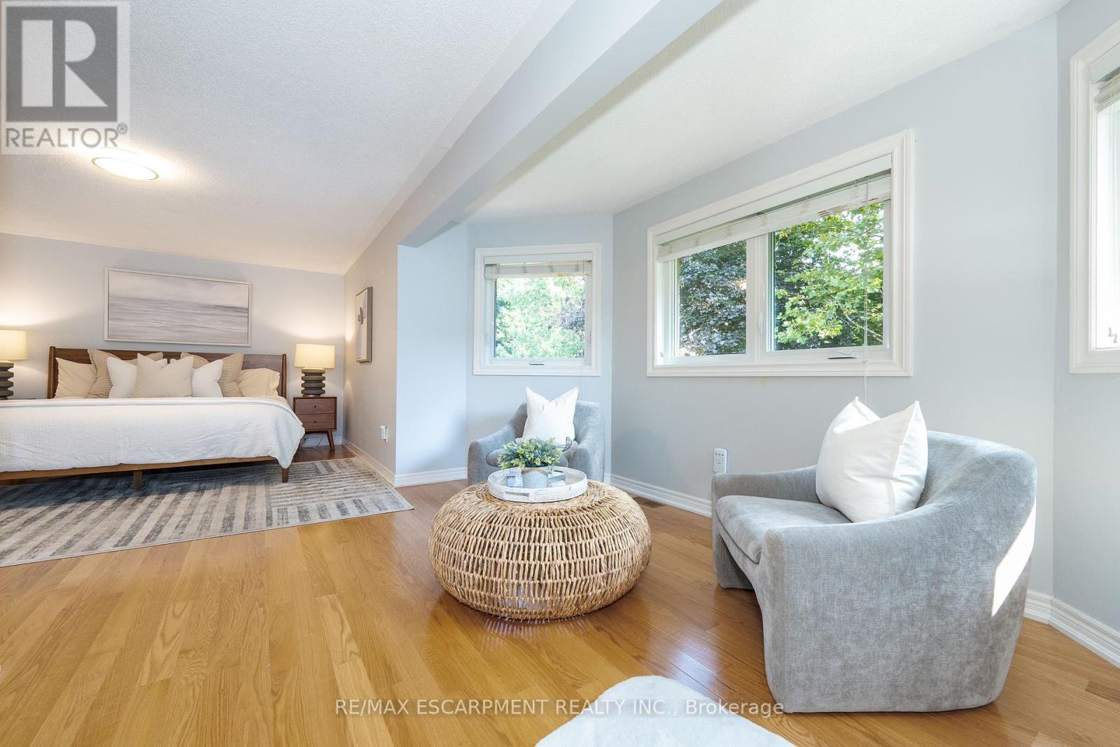 Photo 38 of 327 Northwood Drive, Oakville ON