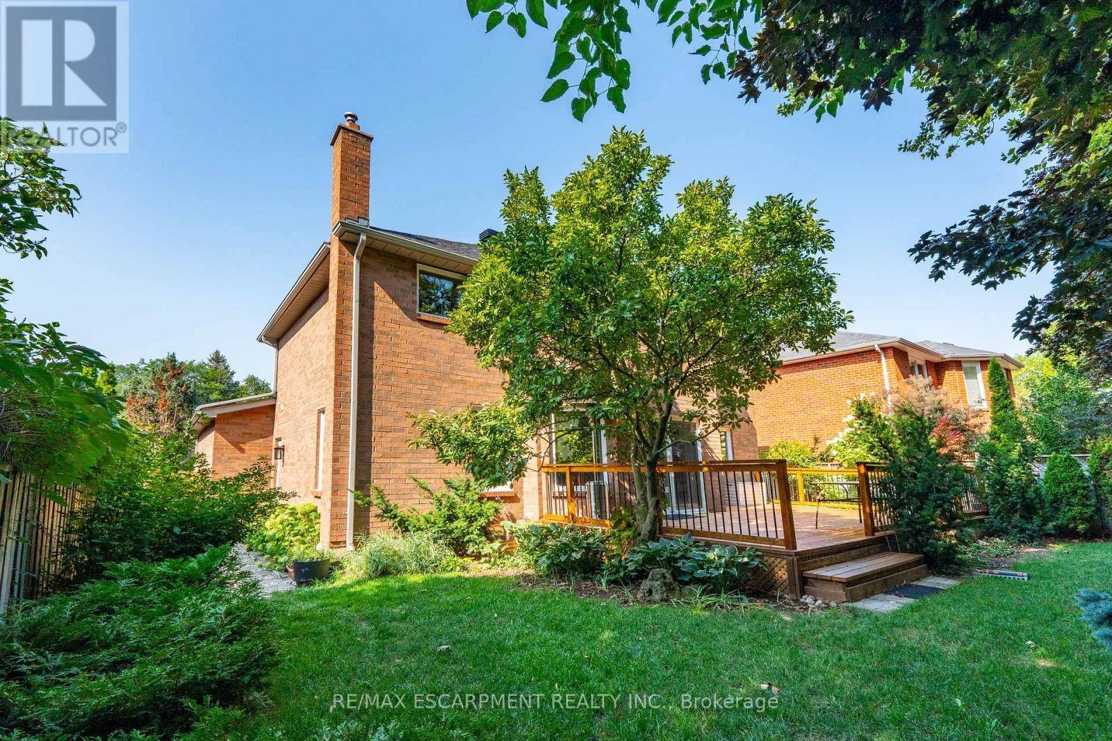 Photo 20 of 327 Northwood Drive, Oakville ON