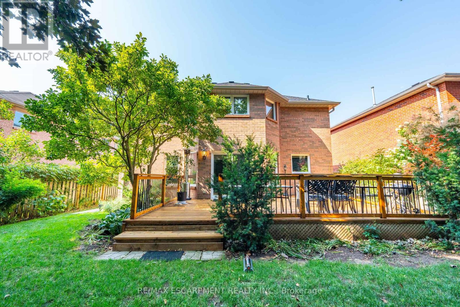 Photo 45 of 327 Northwood Drive, Oakville ON