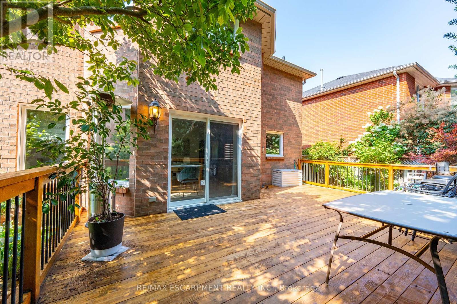 Photo 40 of 327 Northwood Drive, Oakville ON